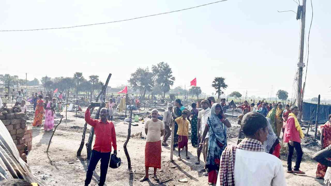 600-huts-of-dalits-and-poor-burnt-to-ashes-in-the-capital-fatuha4