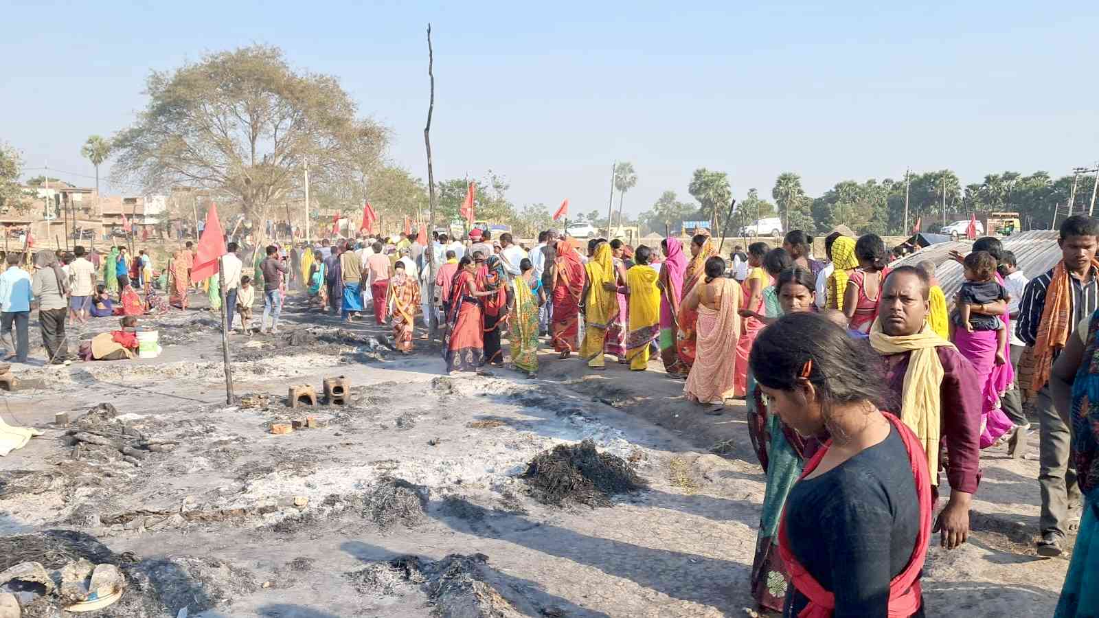 600-huts-of-dalits-and-poor-burnt-to-ashes-in-the-capital-fatuha3