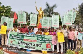 Farmers march against Company Raj