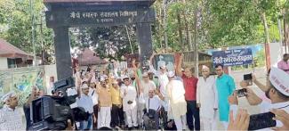 motihari-welcomes-satyagraha-rath-yatra-against-new-pension-scheme