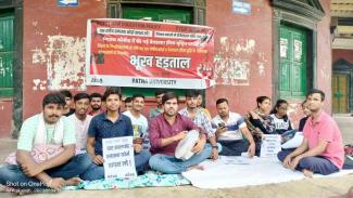 hunger-strike-against-four-year-graduation-course